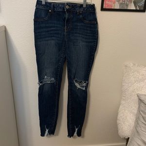 Super cute Maurices ripped jeans